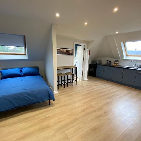 Lovely Spacious Loft Close To Train Station Worthing Dış mekan fotoğraf
