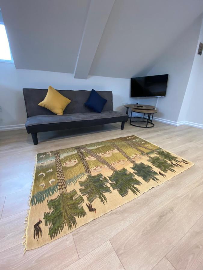 Lovely Spacious Loft Close To Train Station Worthing Dış mekan fotoğraf