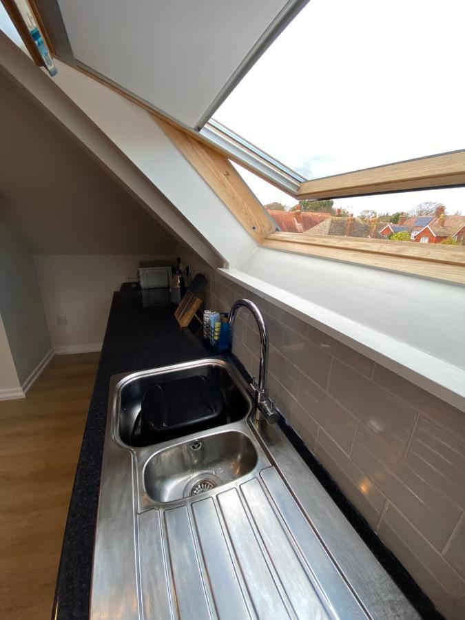 Lovely Spacious Loft Close To Train Station Worthing Dış mekan fotoğraf
